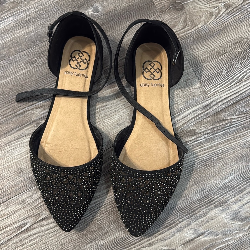 Daisy Fuentes flats